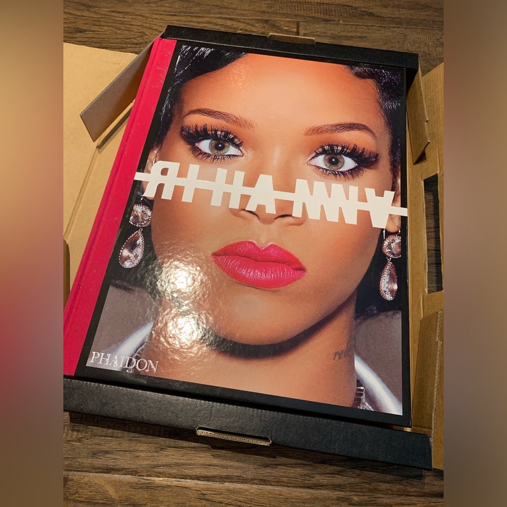 $195 Rhianna Phaidon Large book